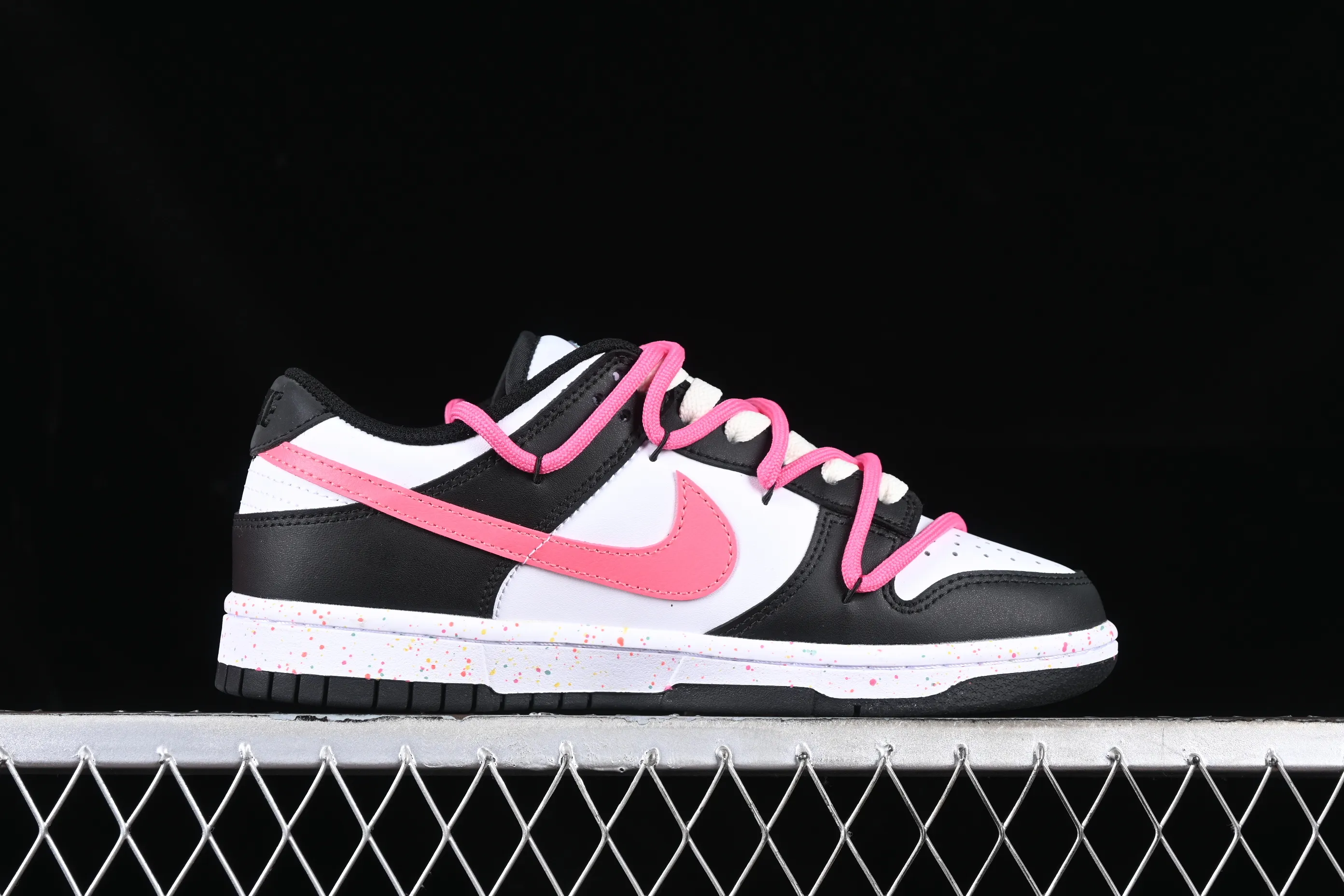 All Categories Nk SB Dunk Series Nk SB Dunk Low Low-top sneakers J version Nk Dunk Low "Multi Color" Vibrant three hooks Customized version of deconstructed strap casual sneakers FD4623-131